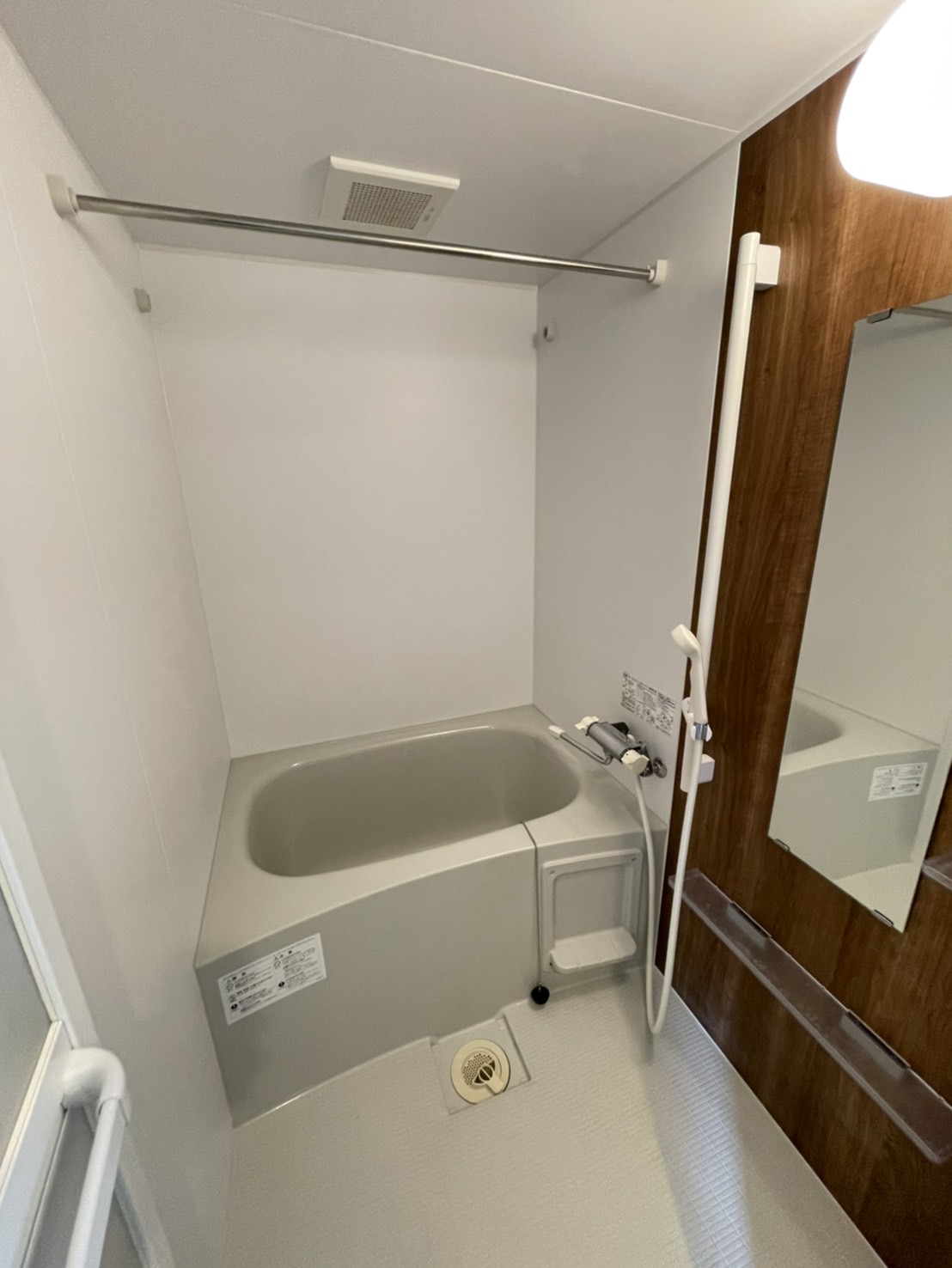 バス・シャワールーム　※他号室のお写真です