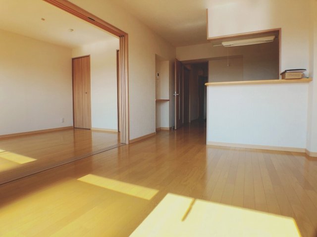 居室・リビング　広々使える10.3帖のリビング