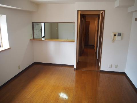 居室・リビング　室内