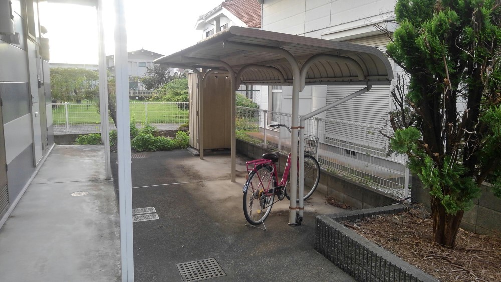 その他　屋根付き駐輪場
