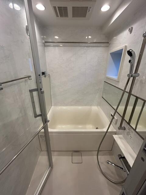 バス・シャワールーム　お風呂です