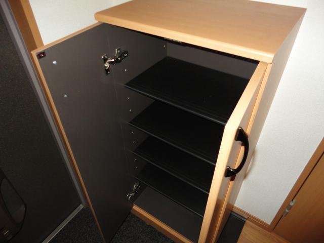 収納　シューズボックス