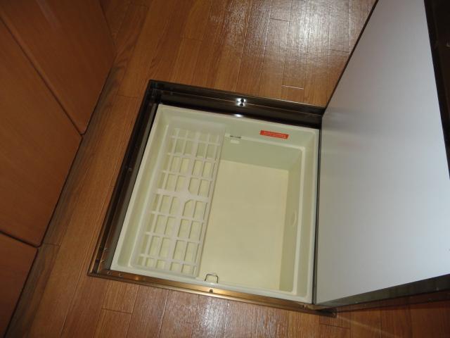 収納　床下収納