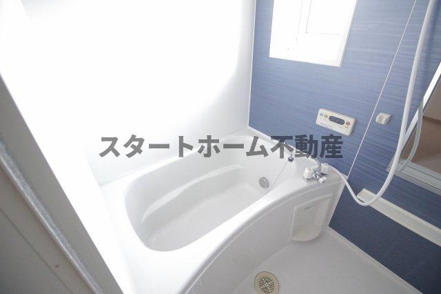 バス・シャワールーム　落ち着いた空間のお風呂です