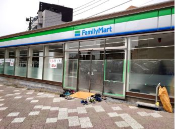 コンビニ　ファミリーマート西巣鴨店（コンビニ）まで377m