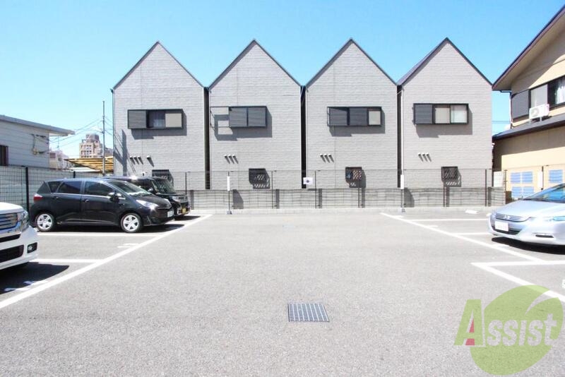 駐車場　屋根付きと屋内の駐車場