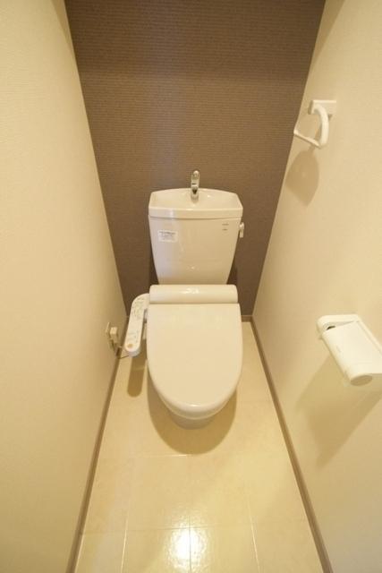 トイレ　写真は６０６号室のものです。現況優先です。