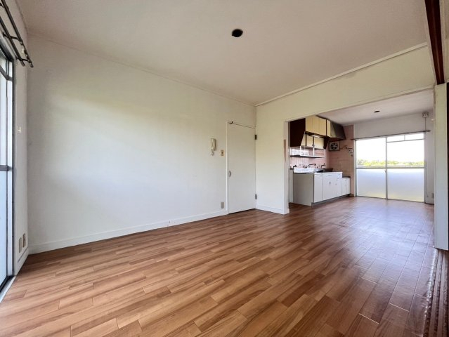 居室・リビング　別号室の画像です。ご参考下さい