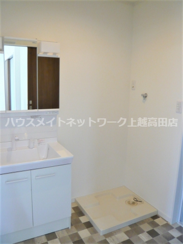 洗面設備　シャワー洗面台（参考D号室間取反転タイプ・現況優先）