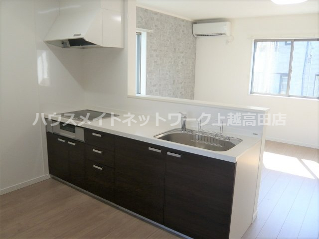 キッチン　キッチン（参考D号室間取反転タイプ・現況優先）