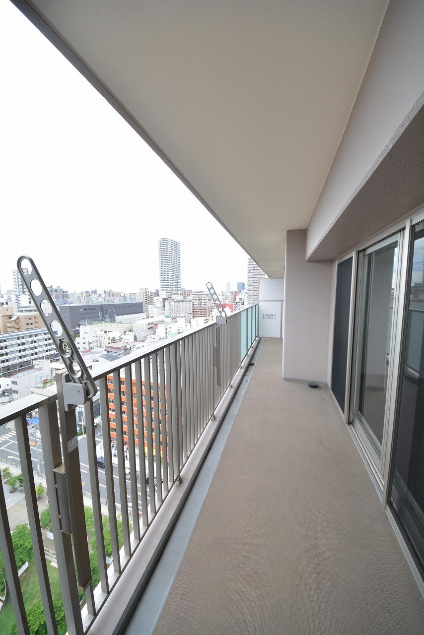 バルコニー　エルセレーノ上本町レジデンス　バルコニー