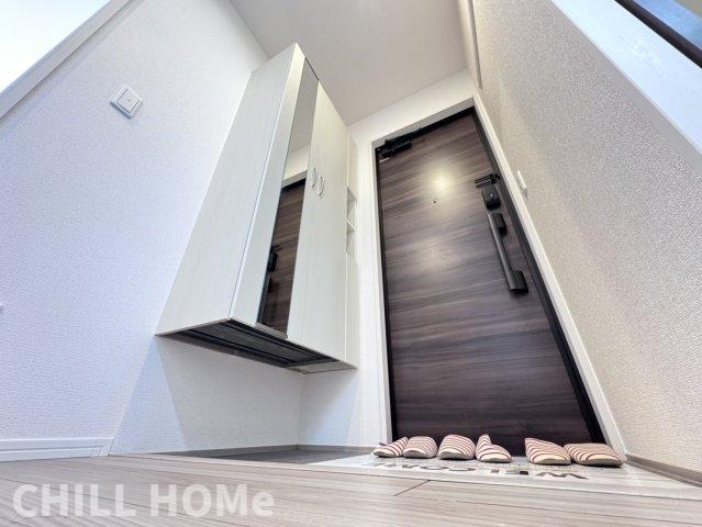 玄関　当社、チルホームのHPもご覧ください(^^)/物件情報多数♪