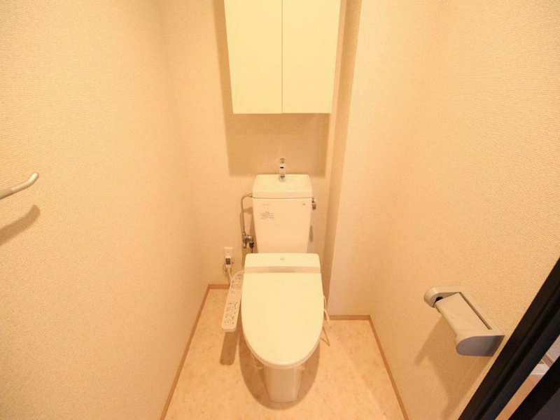 トイレ　温水洗浄便座付トイレ