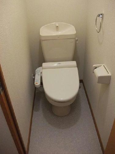 トイレ　温水洗浄便座。