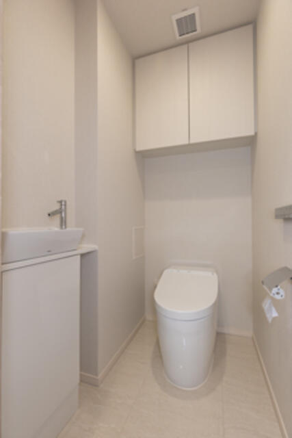 トイレ　※写真は同タイプ住戸です。