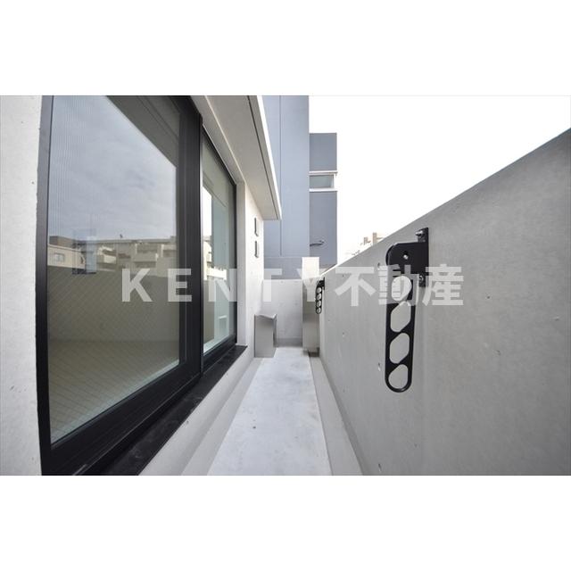 バルコニー　開放的で明るい空間を演出してくれるバルコニーです