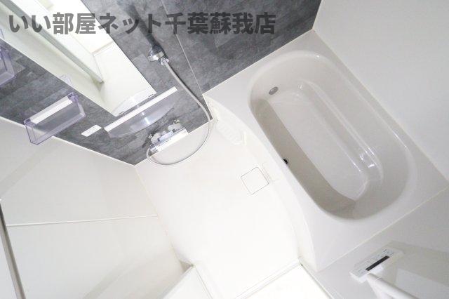 バス・シャワールーム　コンパクトで使いやすいお風呂です