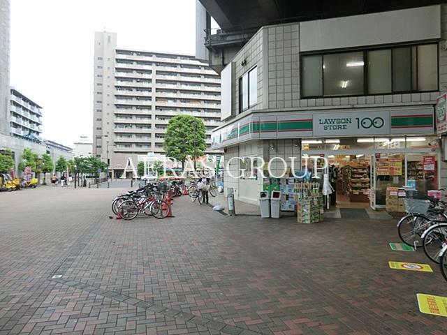 コンビニ　ローソンストア100北赤羽駅前店（コンビニ）まで146m