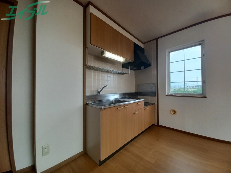 キッチン　同型参考写真です。