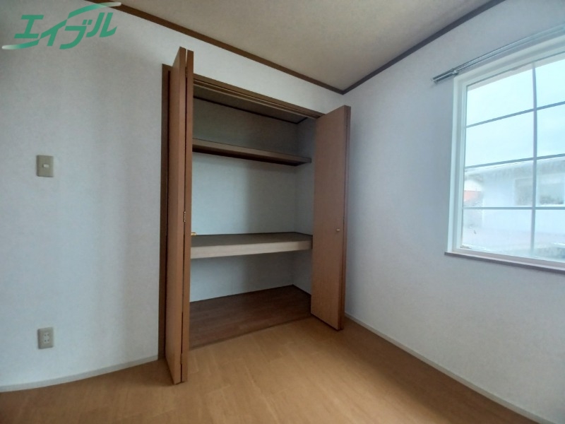 収納　同型参考写真です。