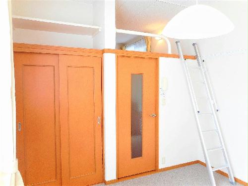 居室・リビング　ロフト付きのお部屋です