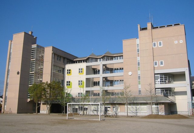 小学校　相生市立中央小学校（小学校）まで1030m
