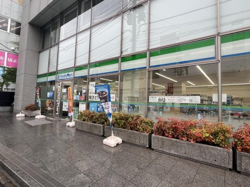 コンビニ　ファミリーマート 千葉新田町店（コンビニ）まで202m
