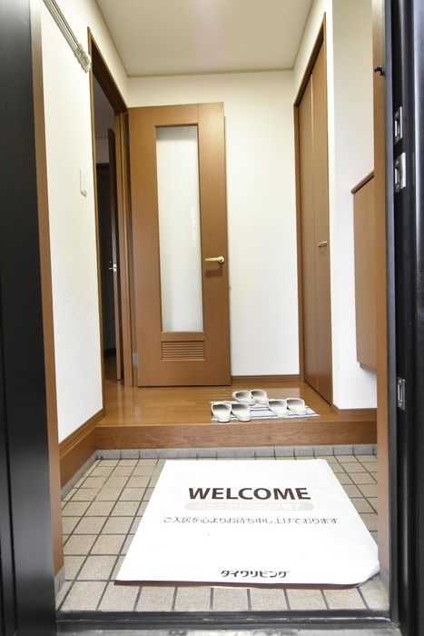 玄関　カウンタータイプシューズボックス