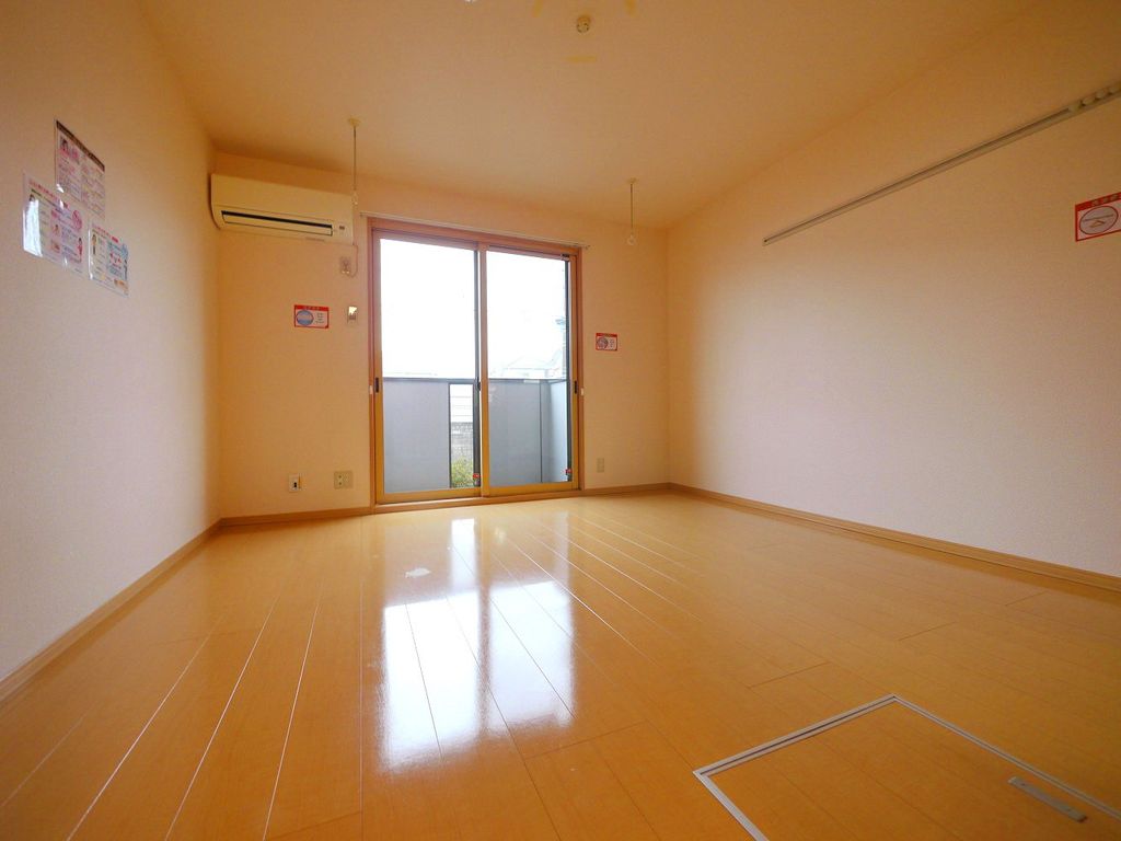 その他部屋・スペース　エアコン・室内物干し完備