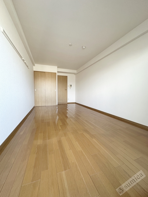 居室・リビング　洋室９．５帖・レイアウトは自由自在です♪♪