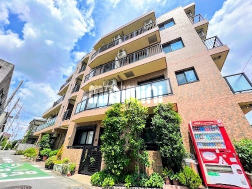 建物外観　重厚感のある高品質な外装