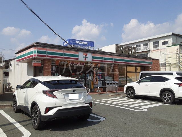 コンビニ　セブン-イレブン 豊川インター店（コンビニ）まで642m
