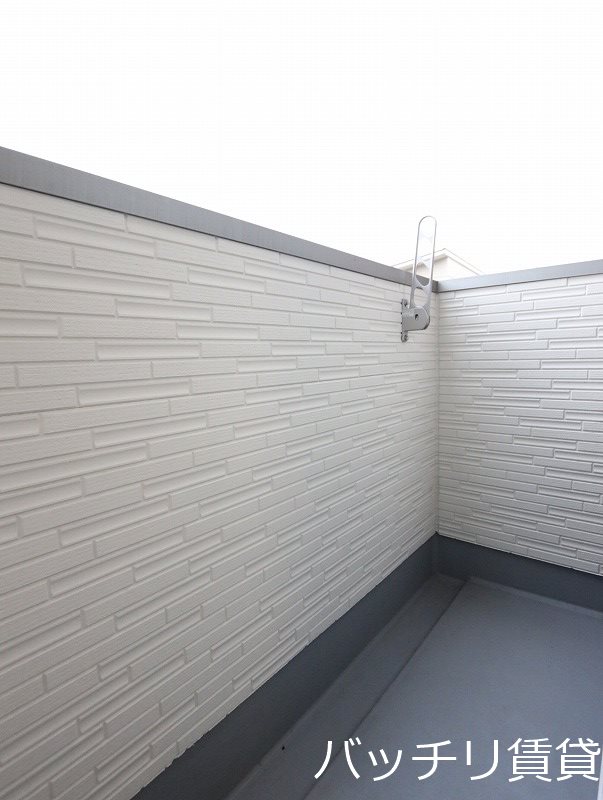 バルコニー　同型タイプの為、現状を優先致します。