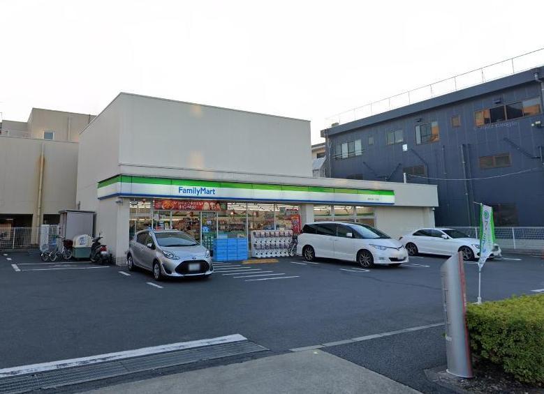 コンビニ　ファミリーマート（コンビニ）まで147m