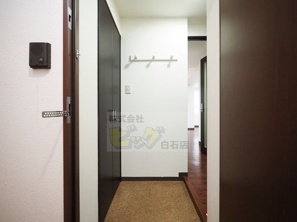 玄関　広々とした玄関です♪