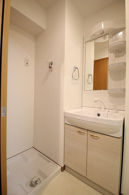 洗面設備　同物件別号室のものです。