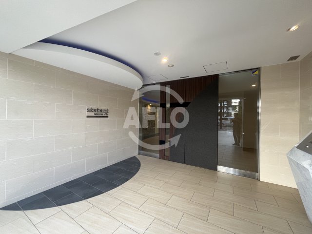 エントランス　セレニテ三国プリエ　エントランス