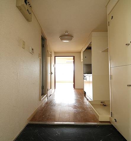 玄関　玄関から見るとこんな感じです