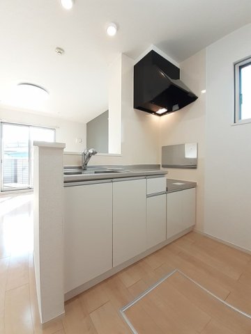 キッチン　コンパクトなキッチンで掃除もラクラク