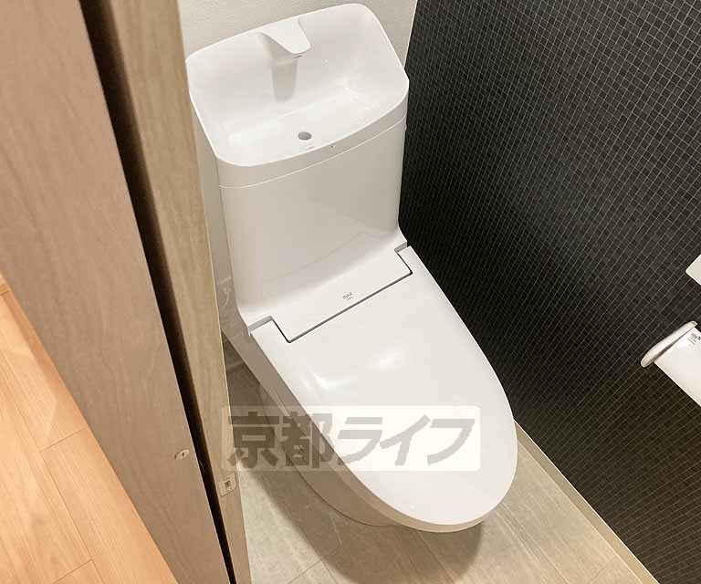 トイレ　ウォシュレット完備