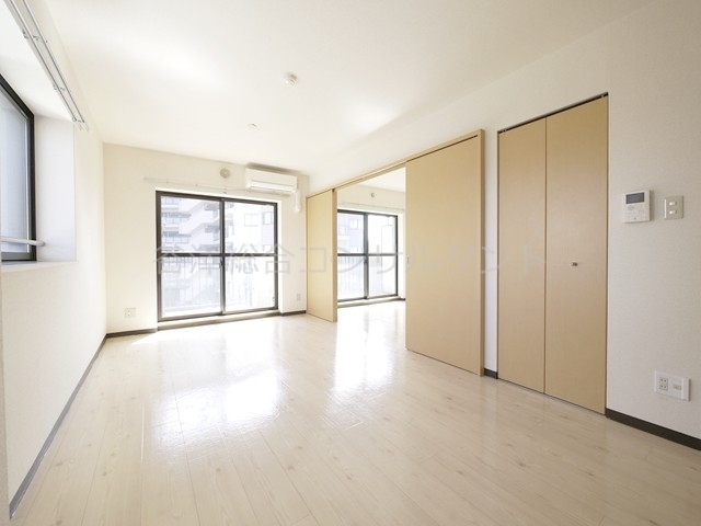 居室・リビング　エアコン付、ＬＤＫ、角部屋最上階