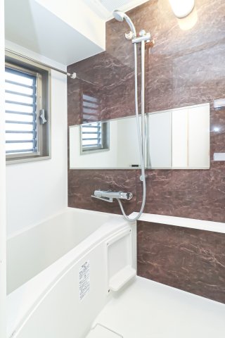 バス・シャワールーム　別号室のものです。現状優先になります。