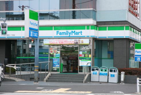 コンビニ　ファミリーマート辰巳一丁目店（コンビニ）まで186m