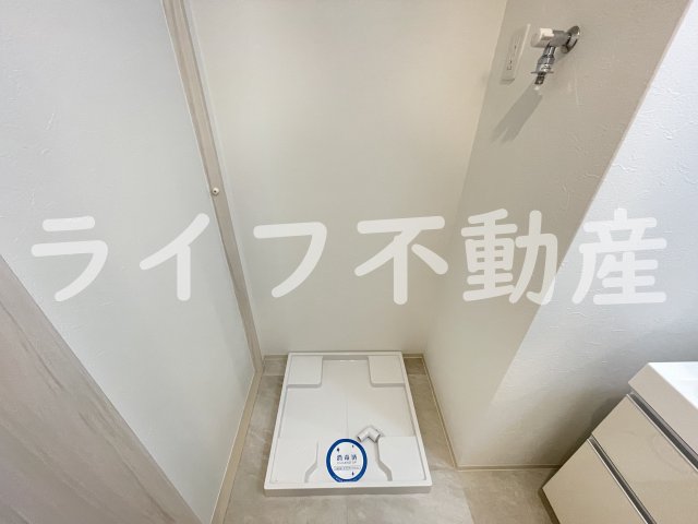 洗面設備　ゆったりとスペースのある洗面所