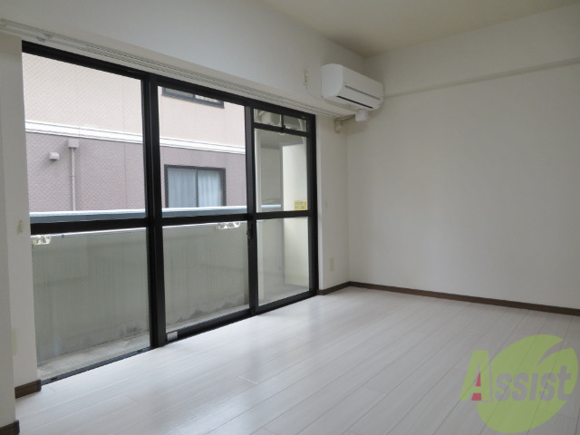 その他部屋・スペース　寝室はこの辺になるでしょうか寝具を置いても大丈夫そうです。