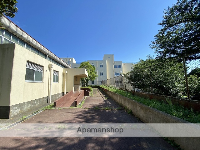 中学校　大和市立下福田中学校（中学校）まで876m