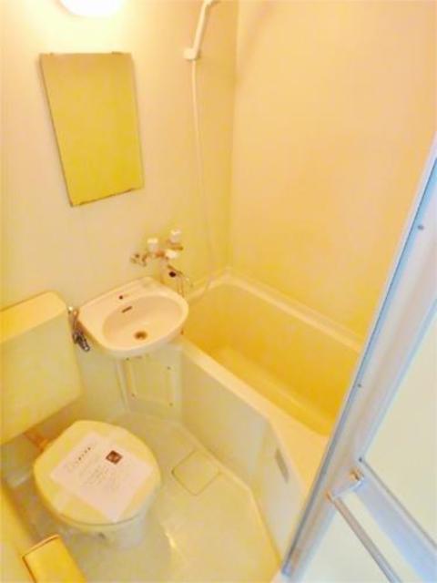 バス・シャワールーム　浴槽にも浸かれるサイズです