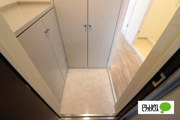 玄関　現況の物を優先とします