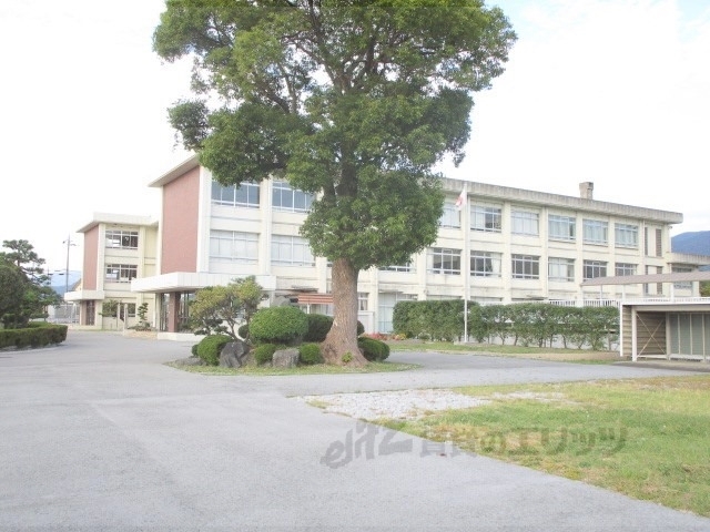 小学校　北郷里小学校（小学校）まで2200m