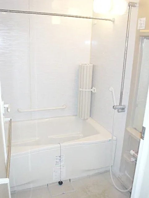 バス・シャワールーム　※別部屋参考写真